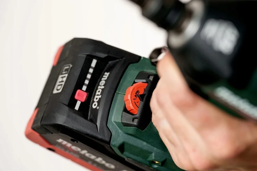 Smūginis veržliasūkis Metabo SSW 18 LTX 550 BL; 18 V; 2x5,2 Ah akum.