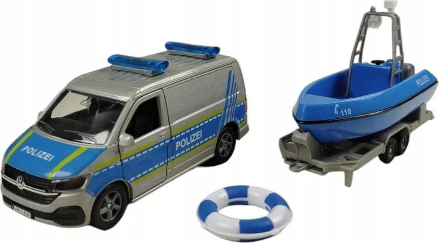 Hipo AUTO metalas. Policija valtyje ant priekabos, kartingas.