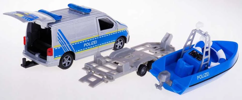 Hipo AUTO metalas. Policija valtyje ant priekabos, kartingas.