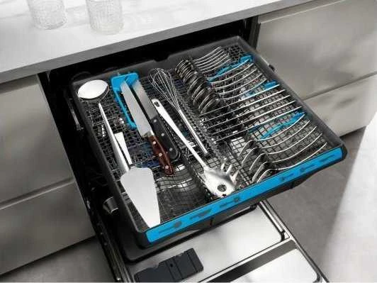 60 pločio ner.plieno spalvos laisvai statoma indaplovė Electrolux ESM48310SX