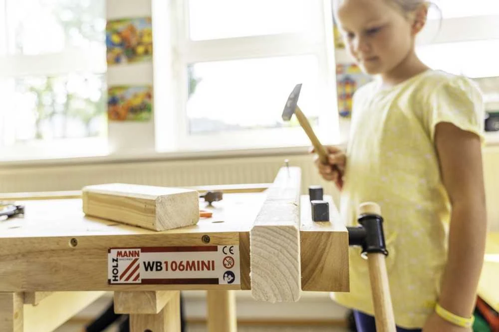 Vaikiškas darbo stalas Holzmann WB 106 mini su įrankiais