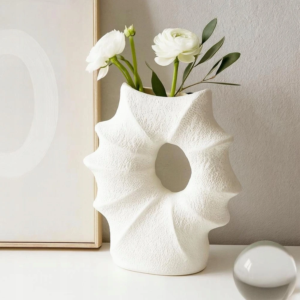 Home Styling Collection Porcelianinė kriauklės formos vaza MURI, 21 x 7 x 23,5 cm, baltas