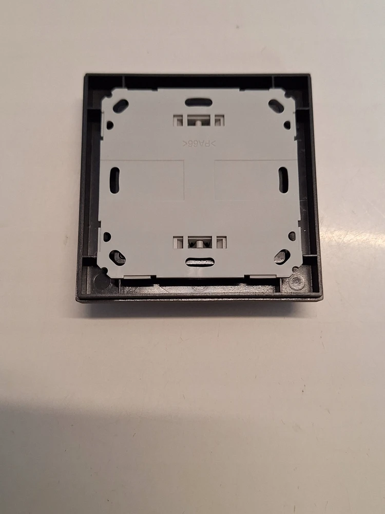 HomeMatic IP sieninis termostatas su drėgmės jutikliu (HmIP-WTH-A) (antracito spalvos)