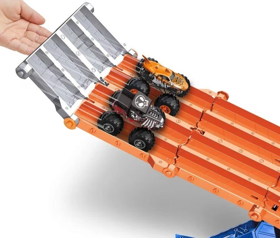 „Hot Wheels“ monstrų sunkvežimio dviejų automobilių griovimo lenktynės