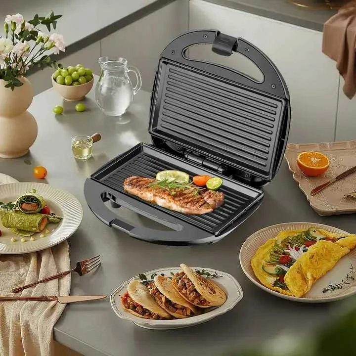 Sumuštinių keptuvas Elektrinis grilius HP Keptuvas 6715 JUODA 800 W GRILL