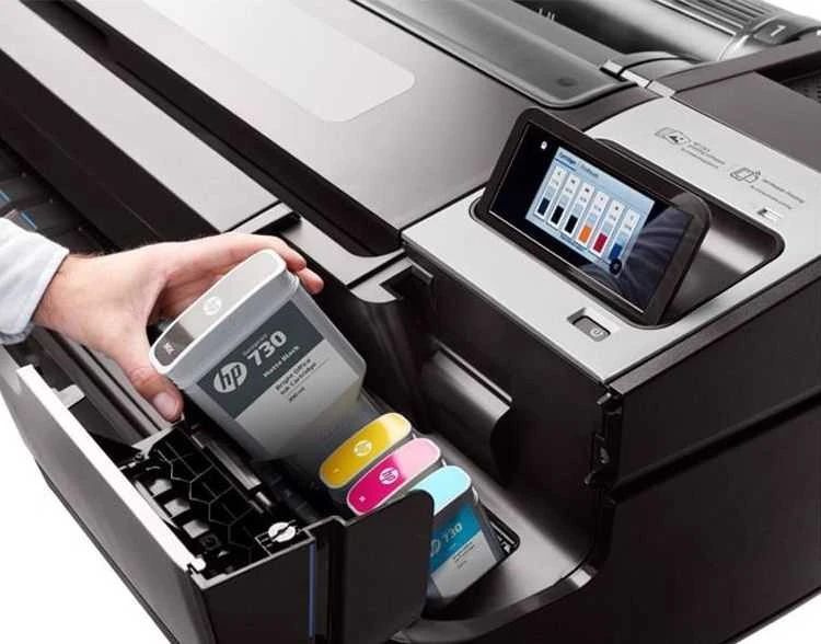 HP DesignJet T1700 44 colių didelio formato spausdintuvas su PostScript