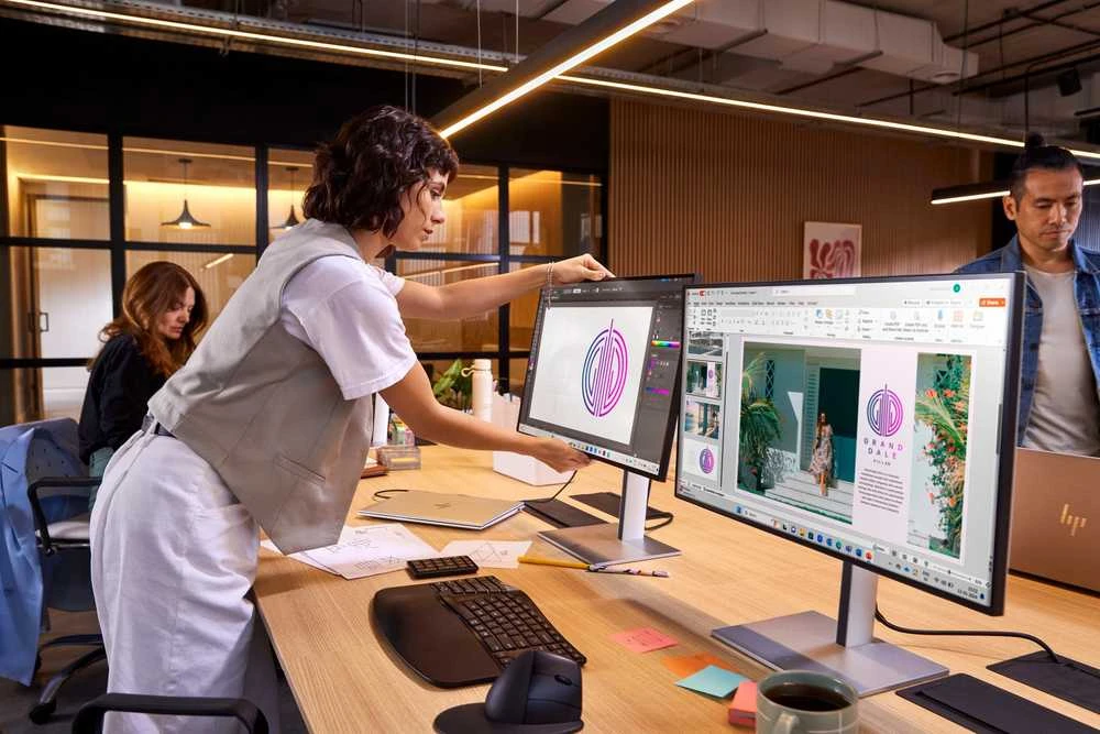 Monitorius HP PARDUOTUVĖ 3PL