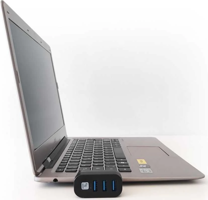 TECHLY Mini Rotating Hub su 3 USB 3.0 prievadais Juodas