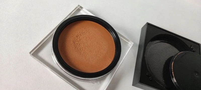 „Huda Beauty Tantour Bronzing Bronzer“ kompaktiška pudra, suteikianti įdegio efektą, 11 g