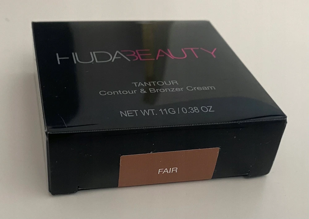 „Huda Beauty Tantour Bronzing Bronzer“ kompaktiška pudra, suteikianti įdegio efektą, 11 g