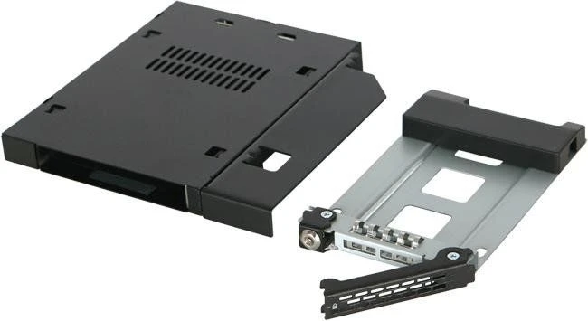 Nezatříděno „Icy Dock“ 5,25 colio iki 2,5 colio SATA „ToughArmor“ optinio disko lizdas (MB411SKO-B)