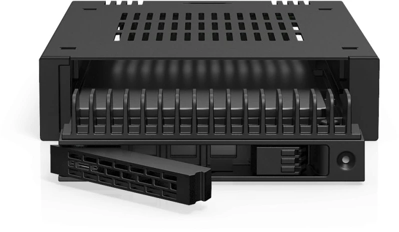 Icy Dock We-Ra. IcyDock 1x2.5" PCIe 4.0 NVMe U.2/U.3 į MCIO 1x3.5"