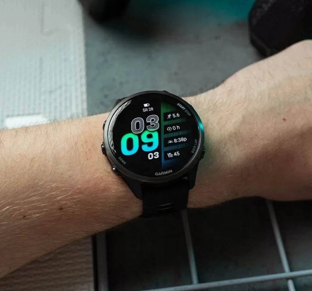 Išmanusis laikrodis Garmin Forerunner® 970 išmanusis sportinis laikrodis, juodas