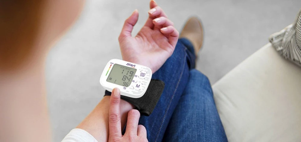 iHealth Kraujospūdžio matuoklis Pradėkite nuo Visiškai automatinio riešo kraujospūdžio matuoklio