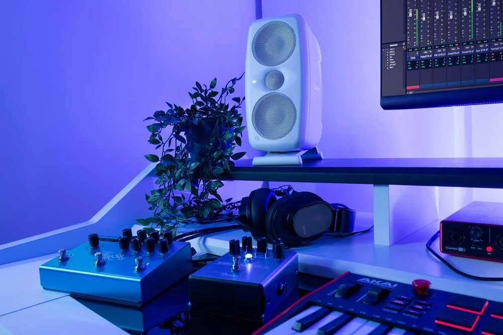 Ik Multimedia IK iLoud MTM MKII Baltas – aktyvus monitorius