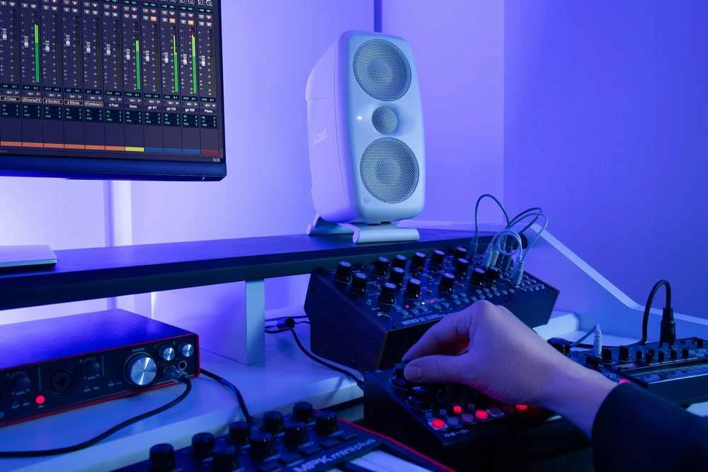 Ik Multimedia IK iLoud MTM MKII Baltas – aktyvus monitorius