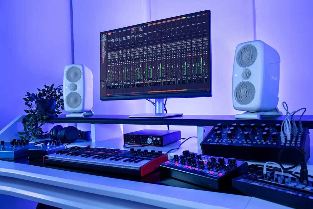 Ik Multimedia IK iLoud MTM MKII Baltas – aktyvus monitorius