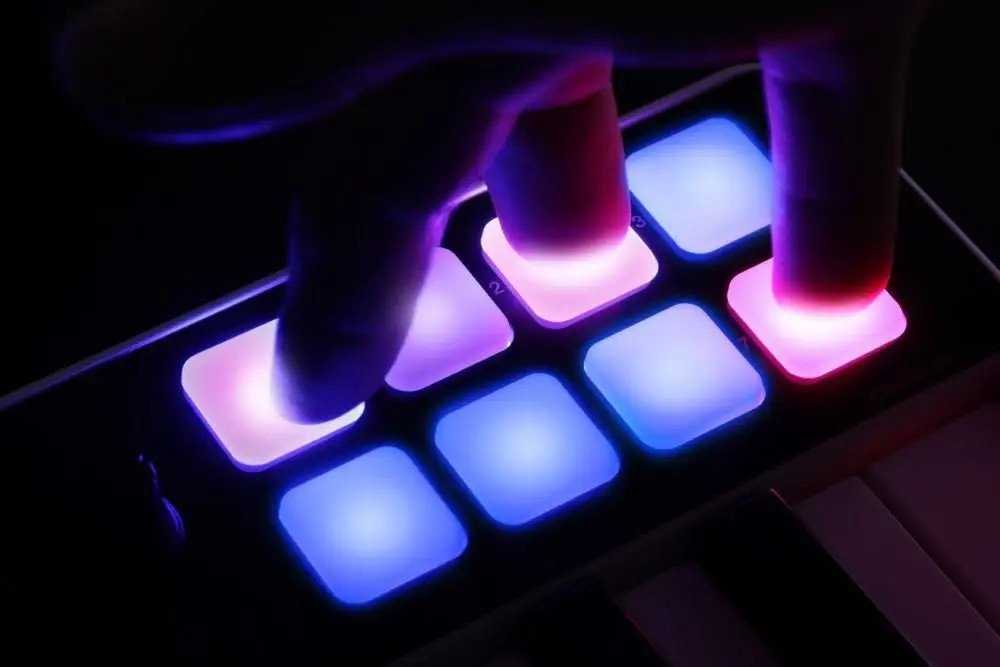 Ik Multimedia IK iRig Keys I/O 25 - Klaviatūra sterująca