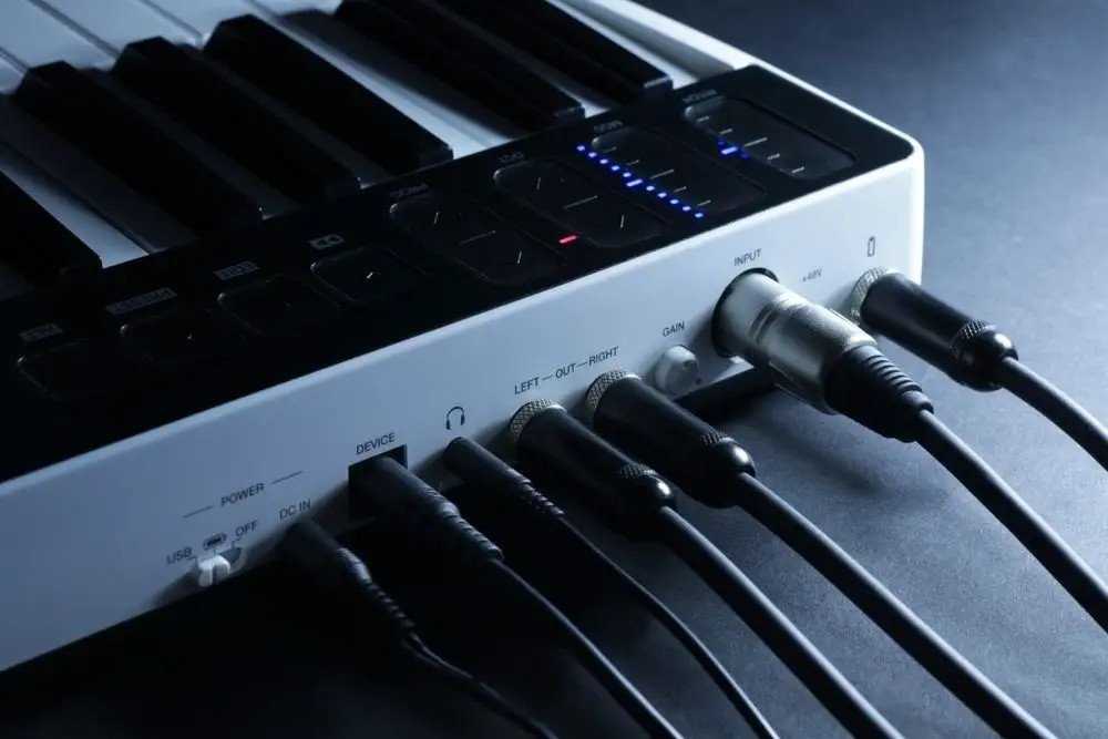 Ik Multimedia IK iRig Keys I/O 49 - Klaviatūra sterująca