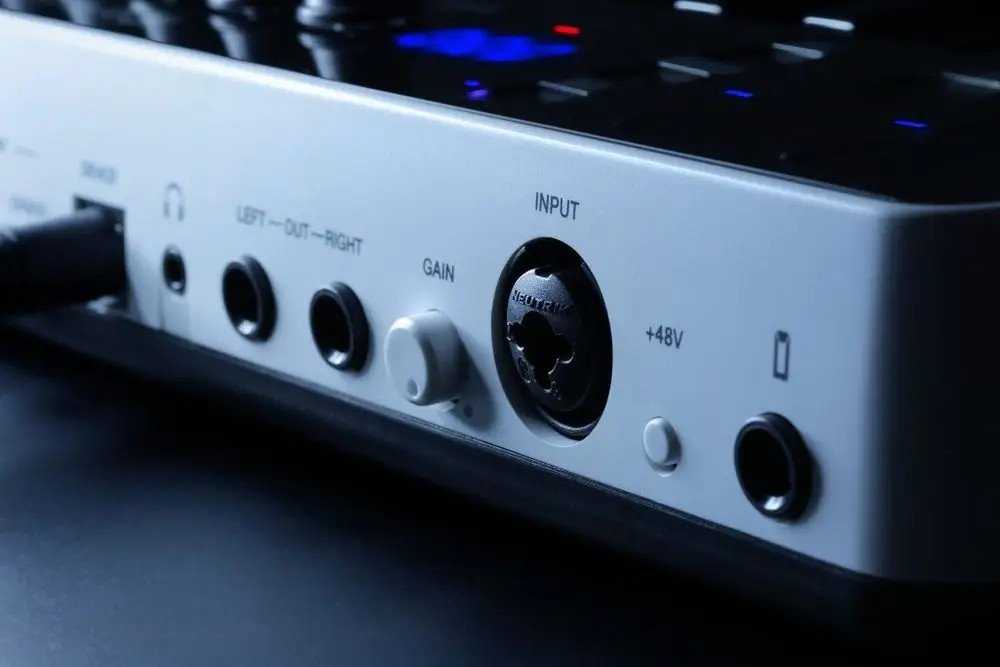 Ik Multimedia IK iRig Keys I/O 49 - Klaviatūra sterująca
