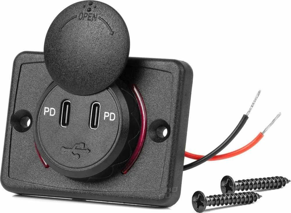 Kvadratinis atsparus vandeniui telefono įkroviklis su raudonu LED apšvietimu, 2x USB-C, 12/24V – AMIO-04232