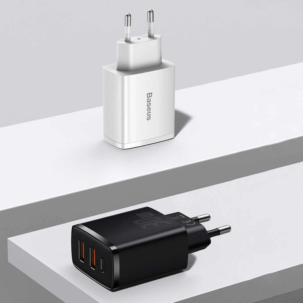 Baseus Sieninis įkroviklis 30W 2xUSB + USB-C QC3.0 PD3.0, baltas