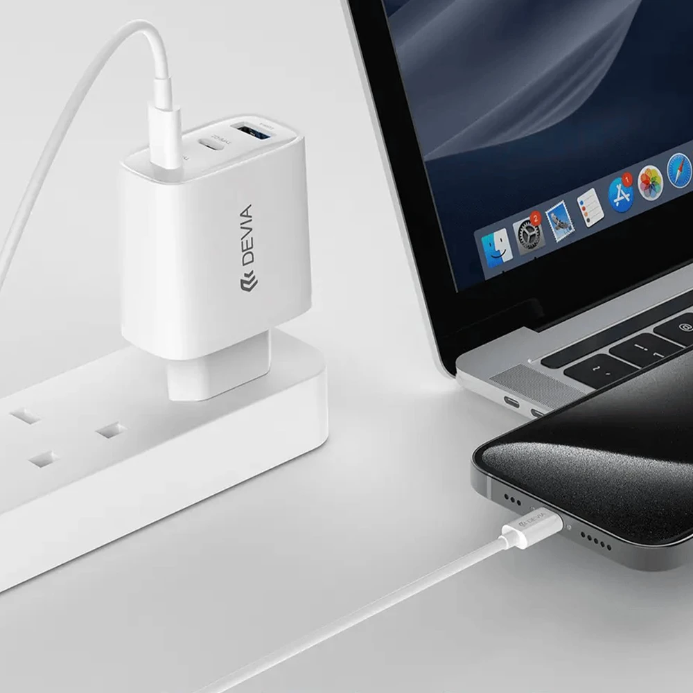 Devia laidinis įkroviklis Extreme PD GaN 65W 2x USB-C 1x USB baltos spalvos + kabeliu USB-C - USB-C laptop charger