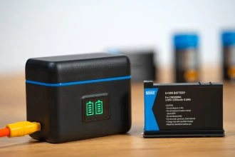 Įkroviklis - Newell STD-USB dviejų kanalų įkroviklis, skirtas Insta360 X4 USB-C