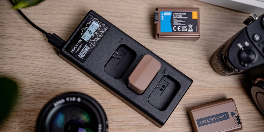 Įkroviklis - Newell CD-USB-C Trijų Kanalų Įkroviklis Canon LP-E6 Baterijoms USB-C, Micro USB, Juodas