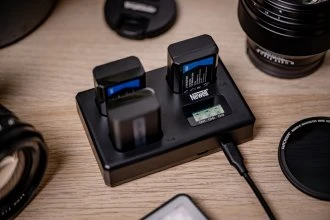„Newell TT-USB-C“ trijų kanalų įkroviklis, skirtas „NP-FW50“ ir „Sony“ įkrovikliams