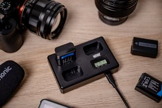 „Newell TT-USB-C“ trijų kanalų įkroviklis, skirtas „NP-FW50“ ir „Sony“ įkrovikliams