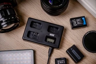 „Newell TT-USB-C“ trijų kanalų įkroviklis, skirtas „NP-FW50“ ir „Sony“ įkrovikliams