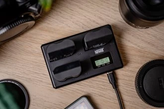 „Newell TT-USB-C“ trijų kanalų įkroviklis, skirtas EN-EL15 ir „Nikon“ baterijoms