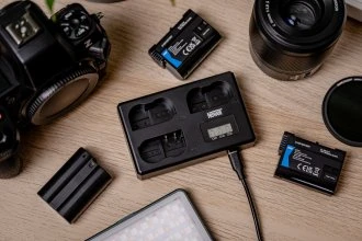 „Newell TT-USB-C“ trijų kanalų įkroviklis, skirtas EN-EL15 ir „Nikon“ baterijoms