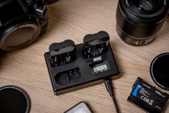 „Newell TT-USB-C“ trijų kanalų įkroviklis, skirtas EN-EL15 ir „Nikon“ baterijoms