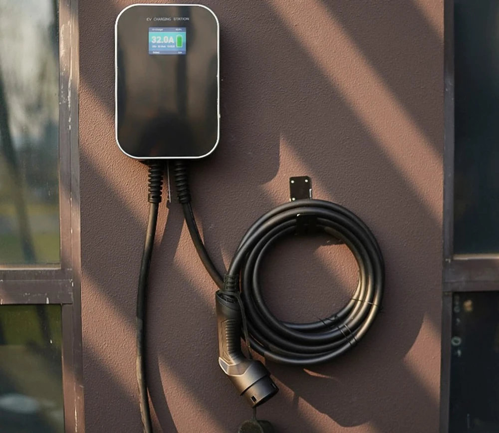 Extralink BS20-BC-22kW-APP 2 tipas 32A 22kW | Elektromobilių įkroviklis | 3 fazės, LCD ekranas, programėlė, 6,1 m 100 / 250 / 380 V Juoda