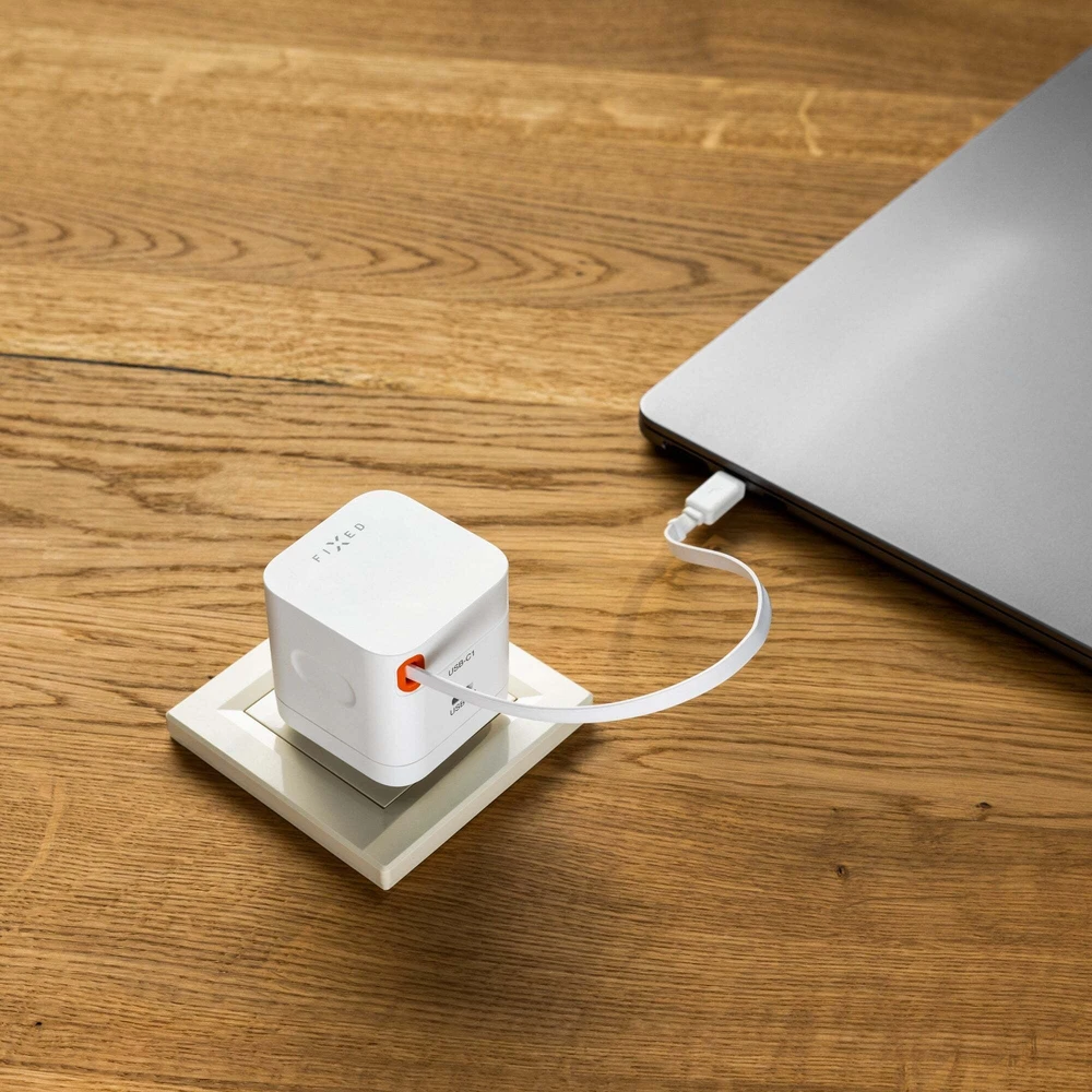 Fixed FIKSUOTAS GaN tinklo įkroviklis su 2xUSB-C palaikymu PD 3.0 su savaime susivyniojančiu laidu 65W baltas