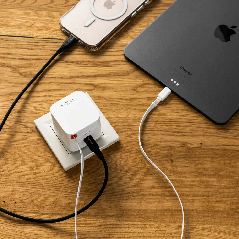 Fixed FIKSUOTAS GaN tinklo įkroviklis su 2xUSB-C palaikymu PD 3.0 su savaime susivyniojančiu laidu 65W baltas