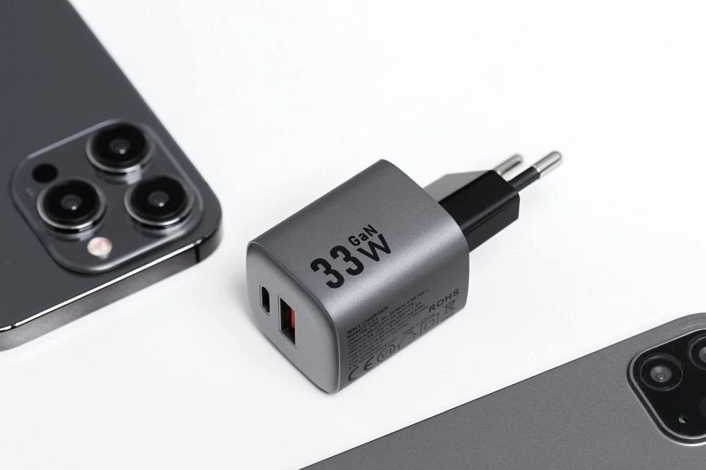Įkroviklis Forcell F-Energy (1xUSB-C;1xUSB 3A 33W) juodas