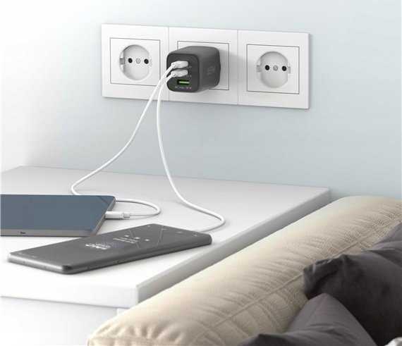 „Goobay 64753“ 65 W USB-C PD GaN daugiaportinis greitasis įkroviklis, Nano, Juodas