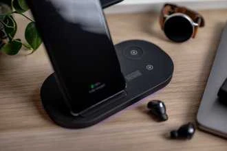 Newell induOne N-GY-Z7L indukcinis įkroviklis 3 mobiliesiems įrenginiams (Juodas)