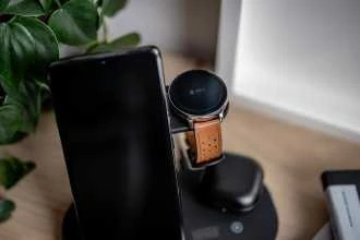 Newell induOne N-GY-Z7L indukcinis įkroviklis 3 mobiliesiems įrenginiams (Juodas)