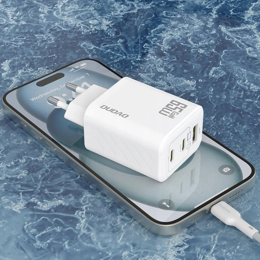 Dudao A29 65W GaN laidinis įkroviklis 2 x USB-C + 1 x USB-A – baltos spalvos