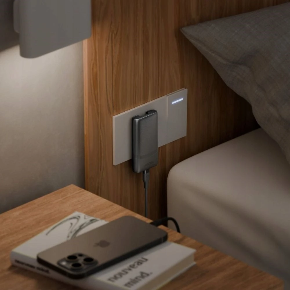 Laidinis įkroviklis Energea TravelWorld Edge 65W 2xUSB-C PD/PPS/QC3.0 (US/UK/EU) auksinis