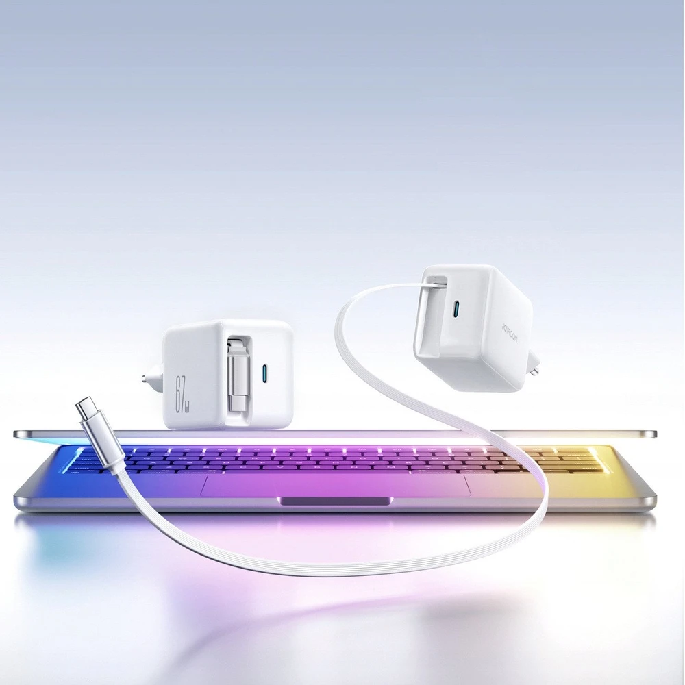 Joyroom JR-TCL06 67W GaN laidinis įkroviklis su Built-in Retractable USB-C kabeliu – baltos spalvos
