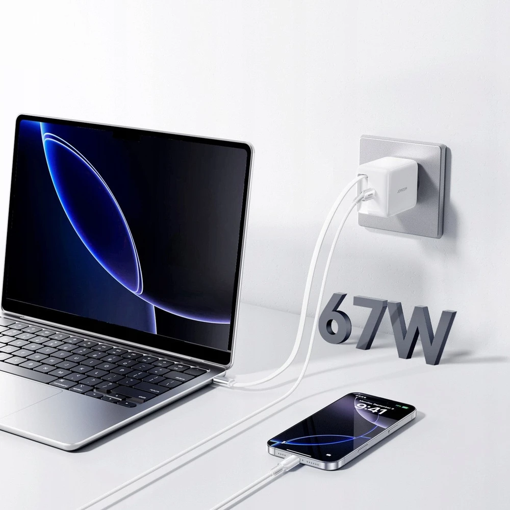 Joyroom JR-TCL06 67W GaN laidinis įkroviklis su Built-in Retractable USB-C kabeliu – baltos spalvos
