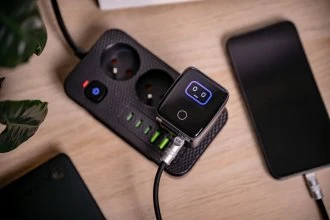 Maitinimo įkroviklis - Newell GaN 70 W TFT įkroviklis USB-C, USB-A, integruotas laidas