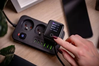 Maitinimo įkroviklis - Newell GaN 70 W TFT įkroviklis USB-C, USB-A, integruotas laidas