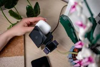 Įkrovimo Stotis - Newell induOne MagPlay MagSafe Įkroviklis su Garsiakalbiu ir Ekranu