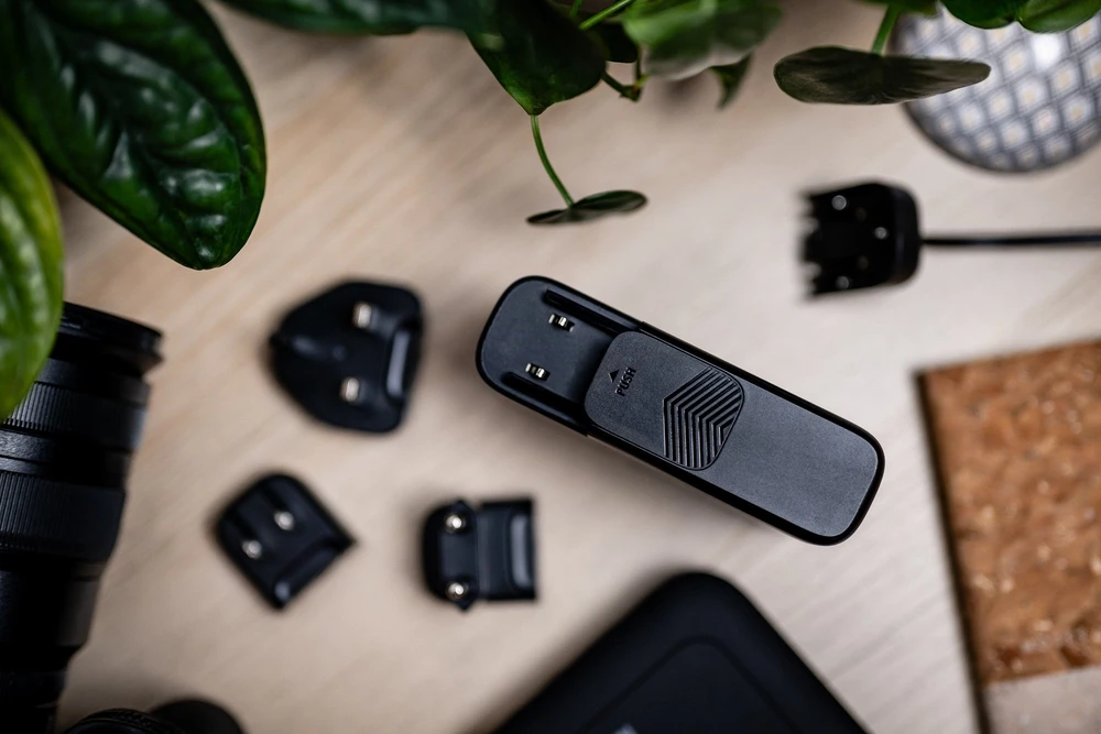 Newell GaN Tech T-power 140 W tinklo įkroviklis su adapterio rinkiniu